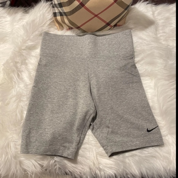 Nike biker shorts - Picture 3 of 3